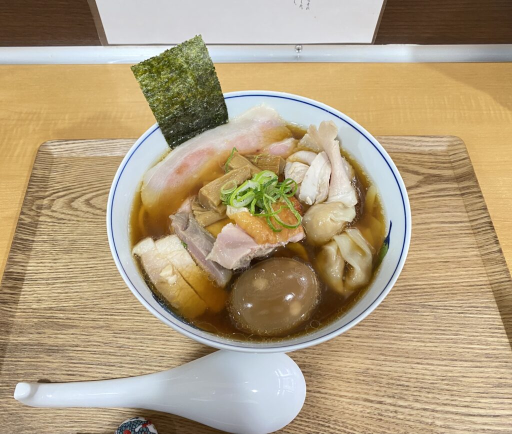 ひなり竜王（梅屋敷）の特製醤油ラーメン