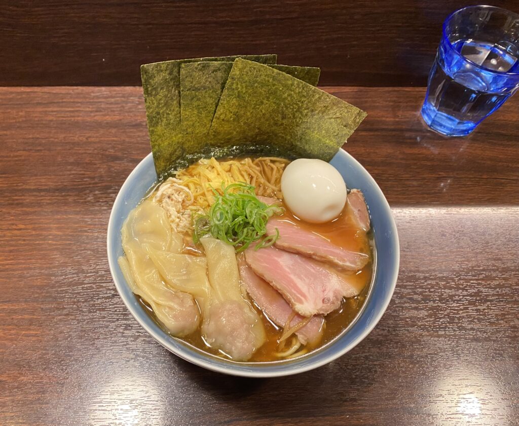 麺屋ルリカケス（木場）の特製醤油ラーメン