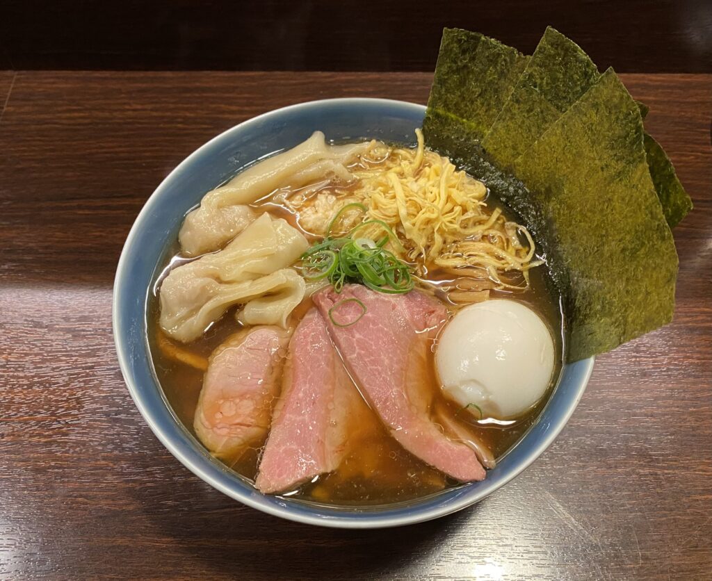 麺屋ルリカケス（木場）の特製醤油ラーメン