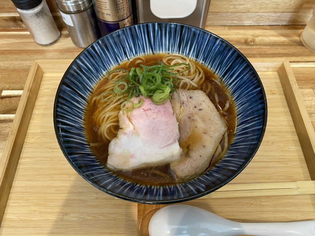 ハちゃんラーメン（浜松町）の醤油ラーメン