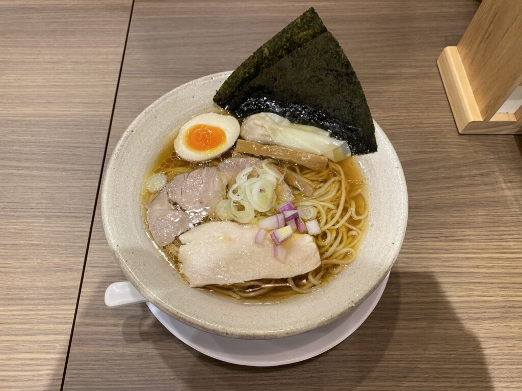 麦苗コレド室町店の醤油らーめん