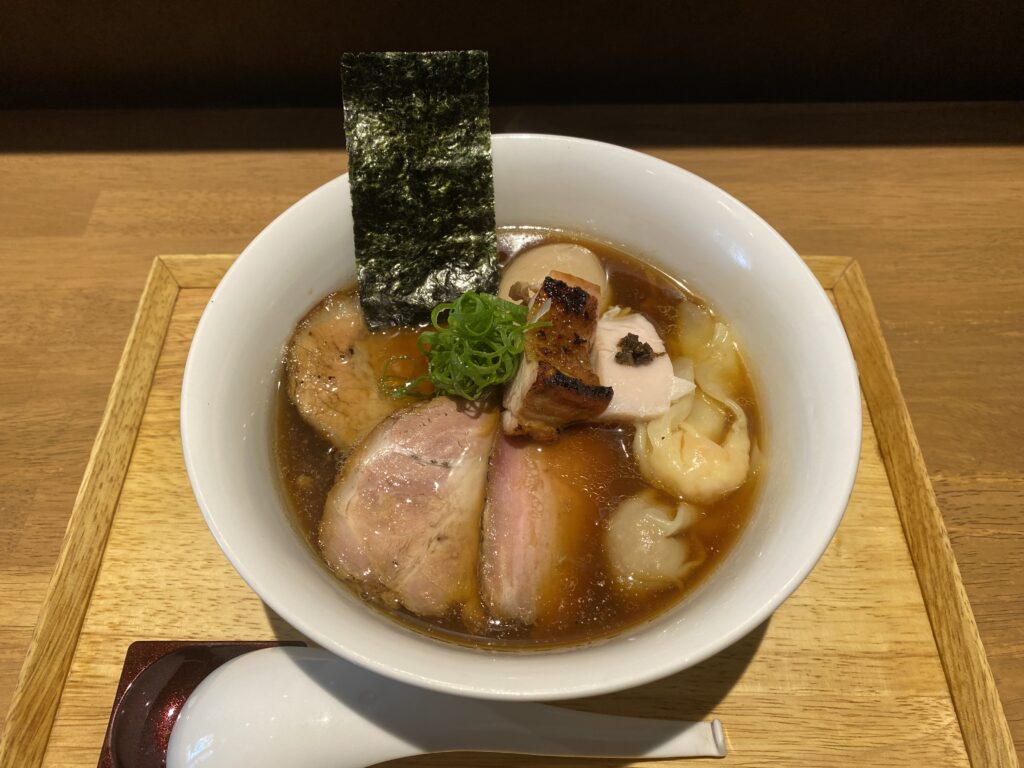 らぁ麺や嶋の醤油ラーメン