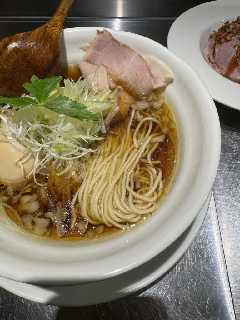 成城青果（芦花公園）の麺